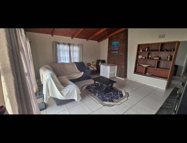 4 BEDROOM HOUSE FOR SALE IN ROTHDENE